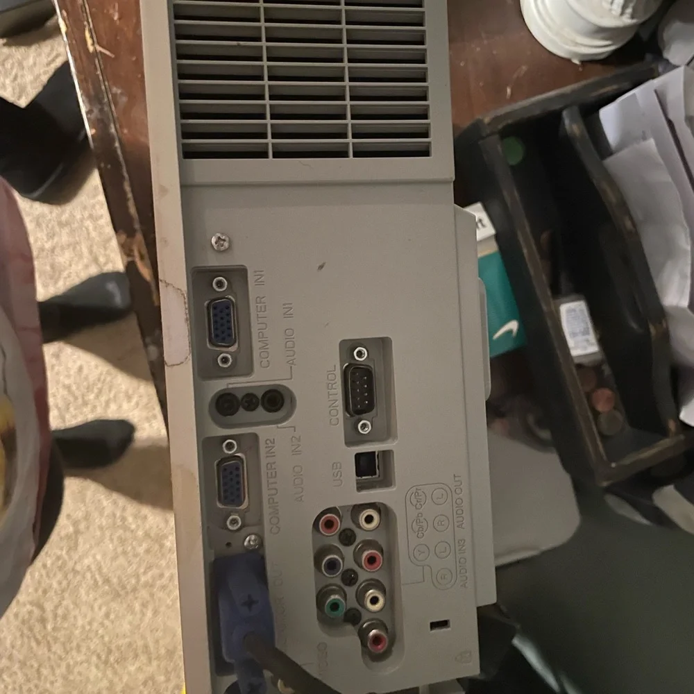 Projector - Picture 5 of 8